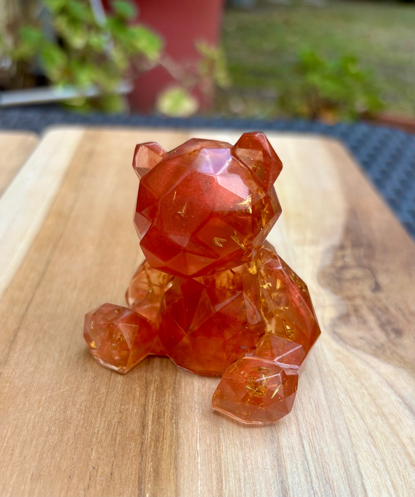 Figurine ourson rouge et or