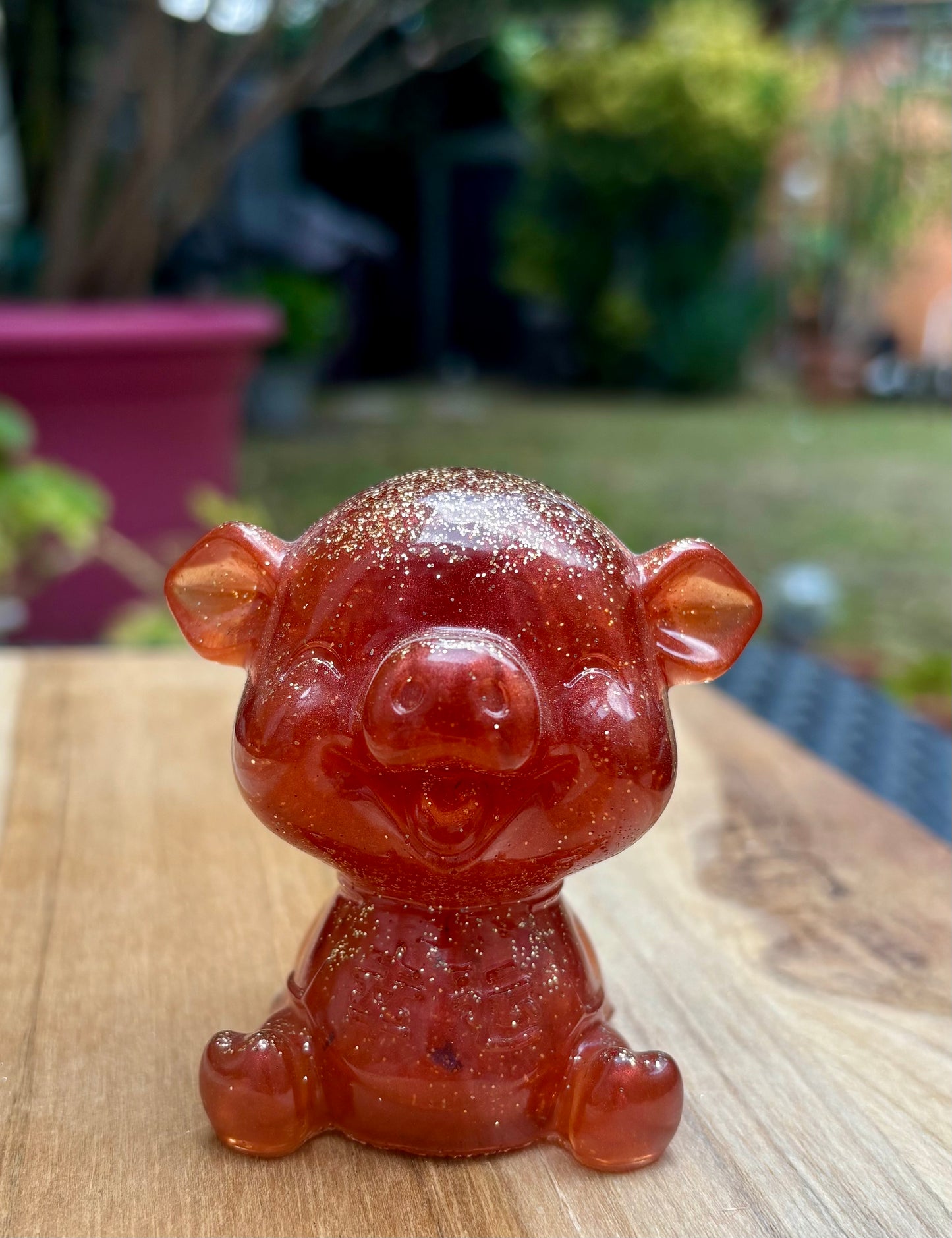 Figurine cochon rouge et paillettes doré
