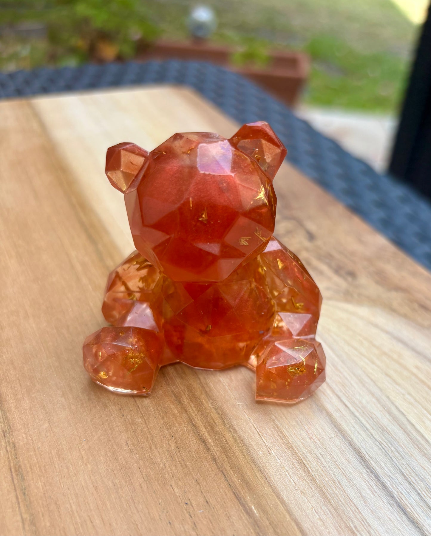 Figurine ourson rouge et or
