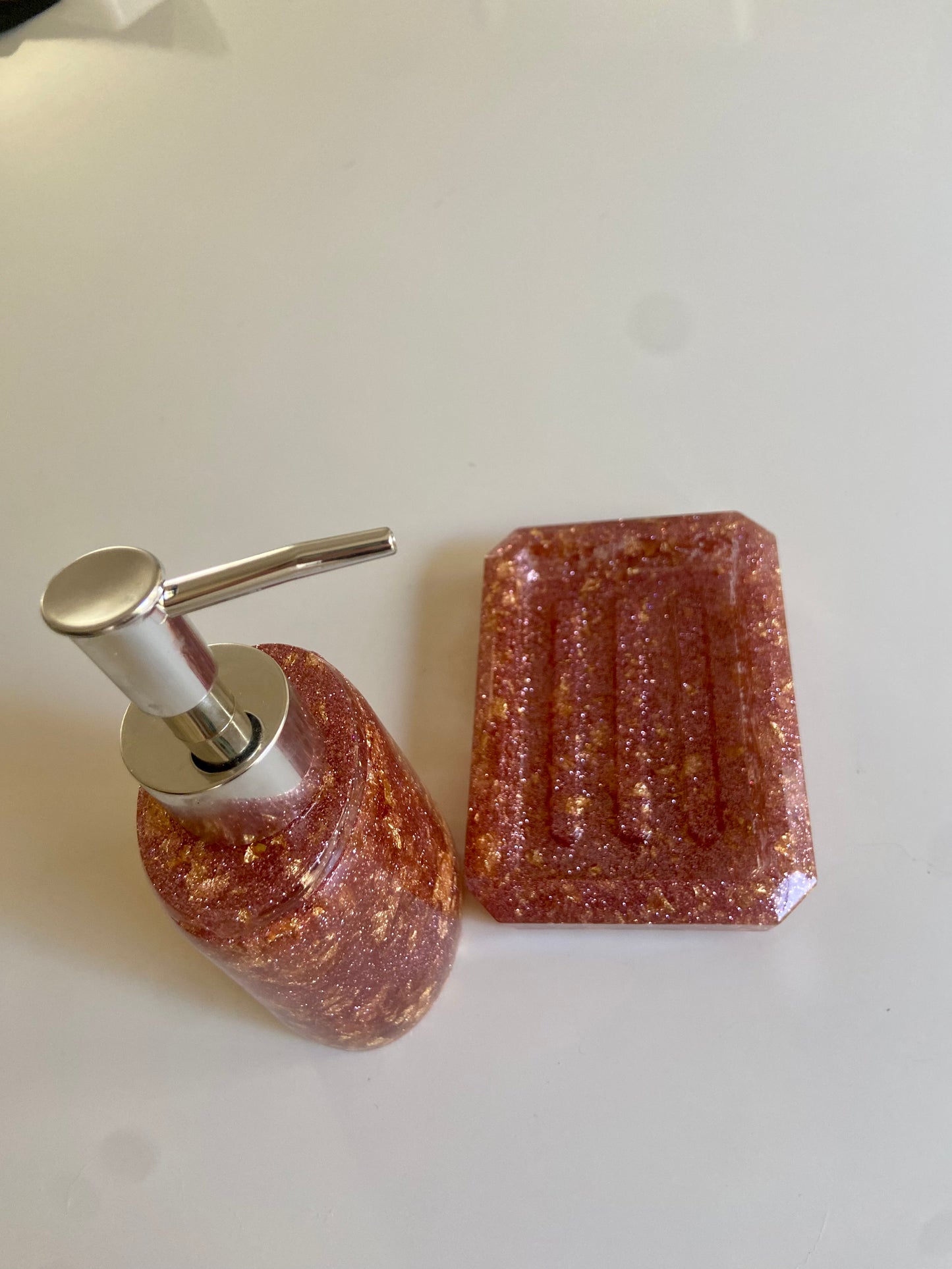 Distributeur et porte savon