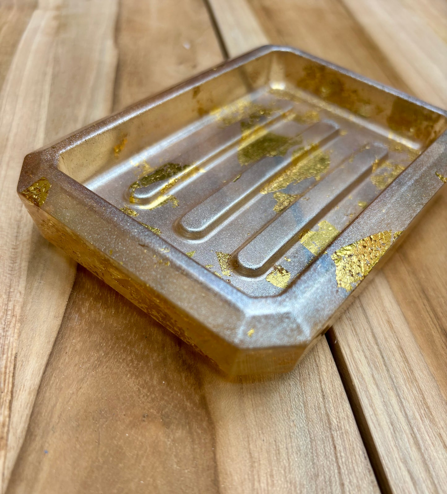 Porte savon nacré et feuilles d’or