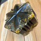 Boîte flocon noir et feuilles d’or
