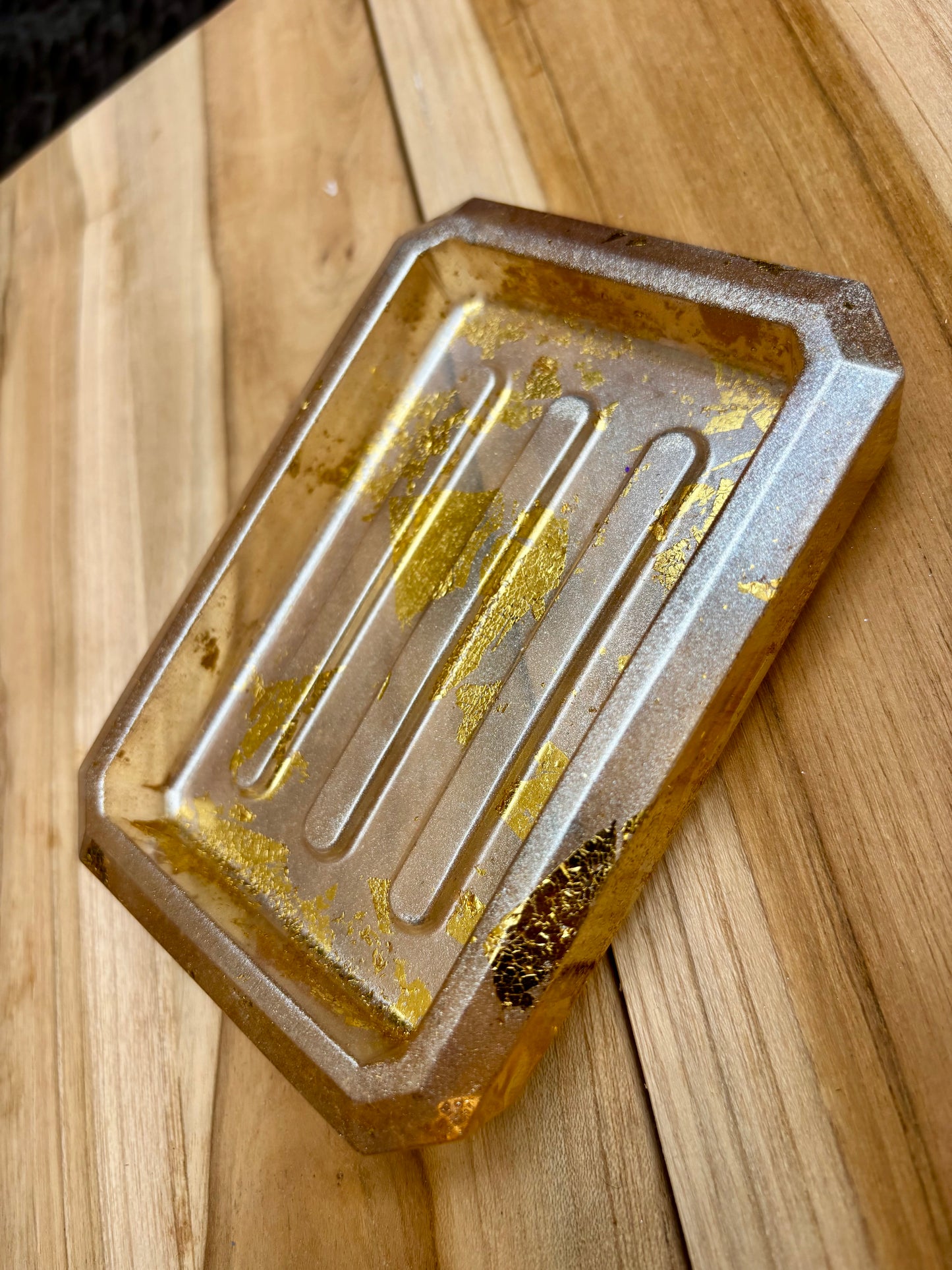 Porte savon nacré et feuilles d’or