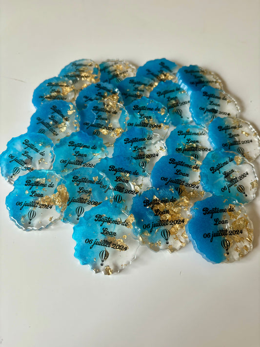 130 magnets personnalisés transparents feuilles d’or et bleu marine + 2 portes clés cœur