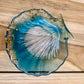 Vide poche coquillages bleu translucide et feuilles d’or